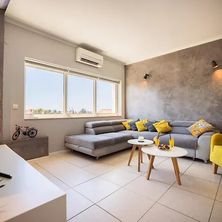 Apartment Dominik *