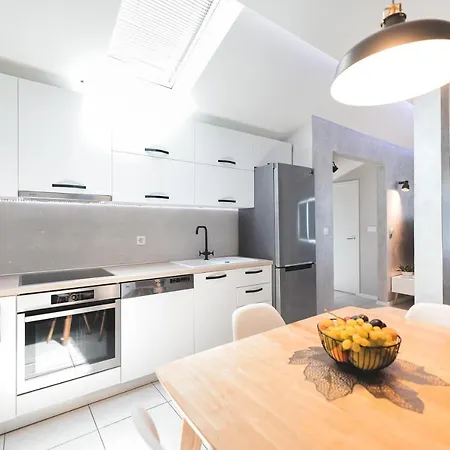 Apartment Dominik *